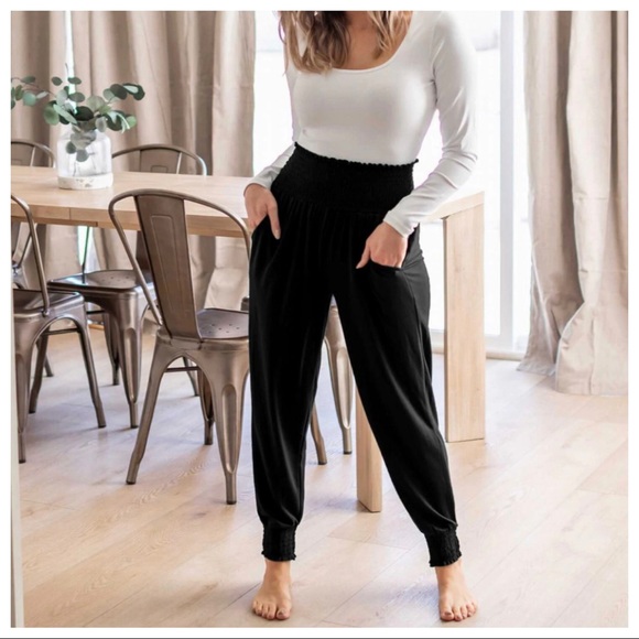 The High-Waist Harem Pants in Plus Size - Picture 3 of 4